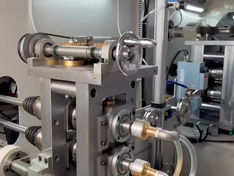 Wéi erhalen d'PV Ribbon Rolling Mills am Alldag